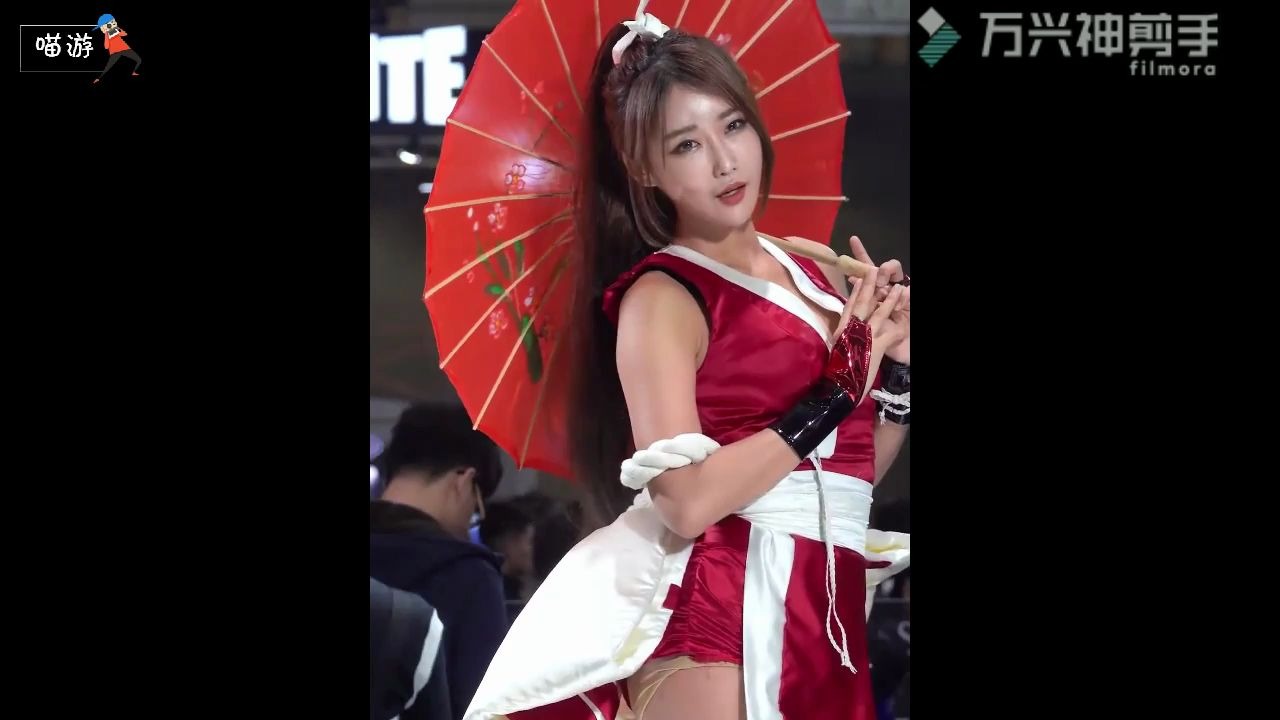 [图]Cosplay | 游戏展，你看她像不像王者荣耀里的不知火舞！