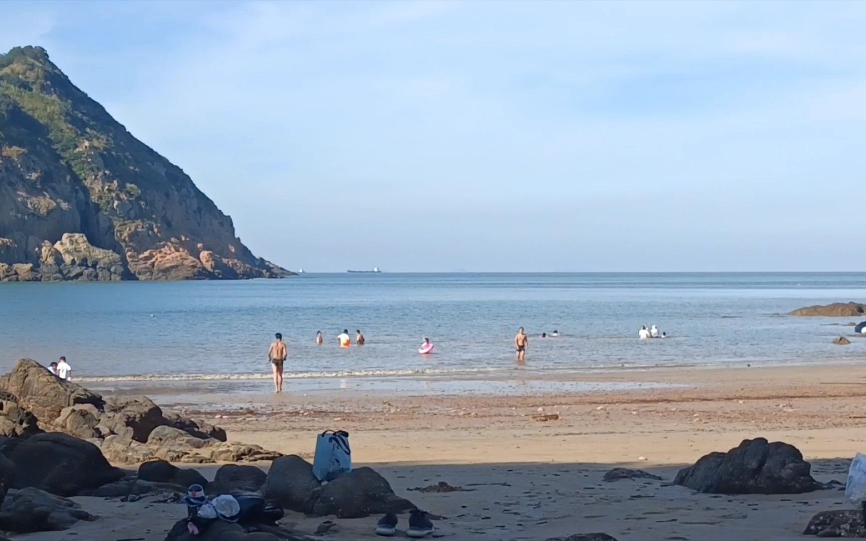 暑期和孩子一起去洞头海滩玩水游泳挖螃蟹虾有惊喜