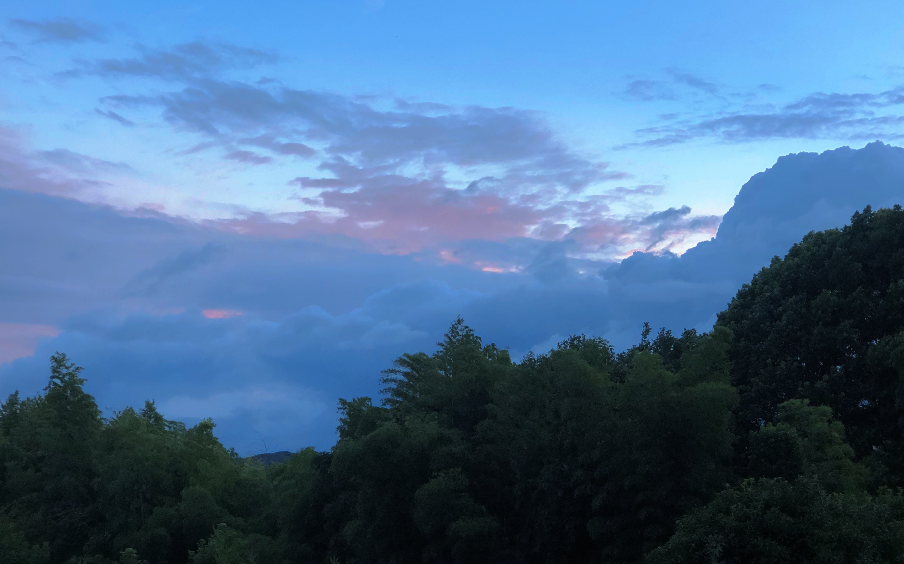 台风来临前的傍晚 被云美哭
