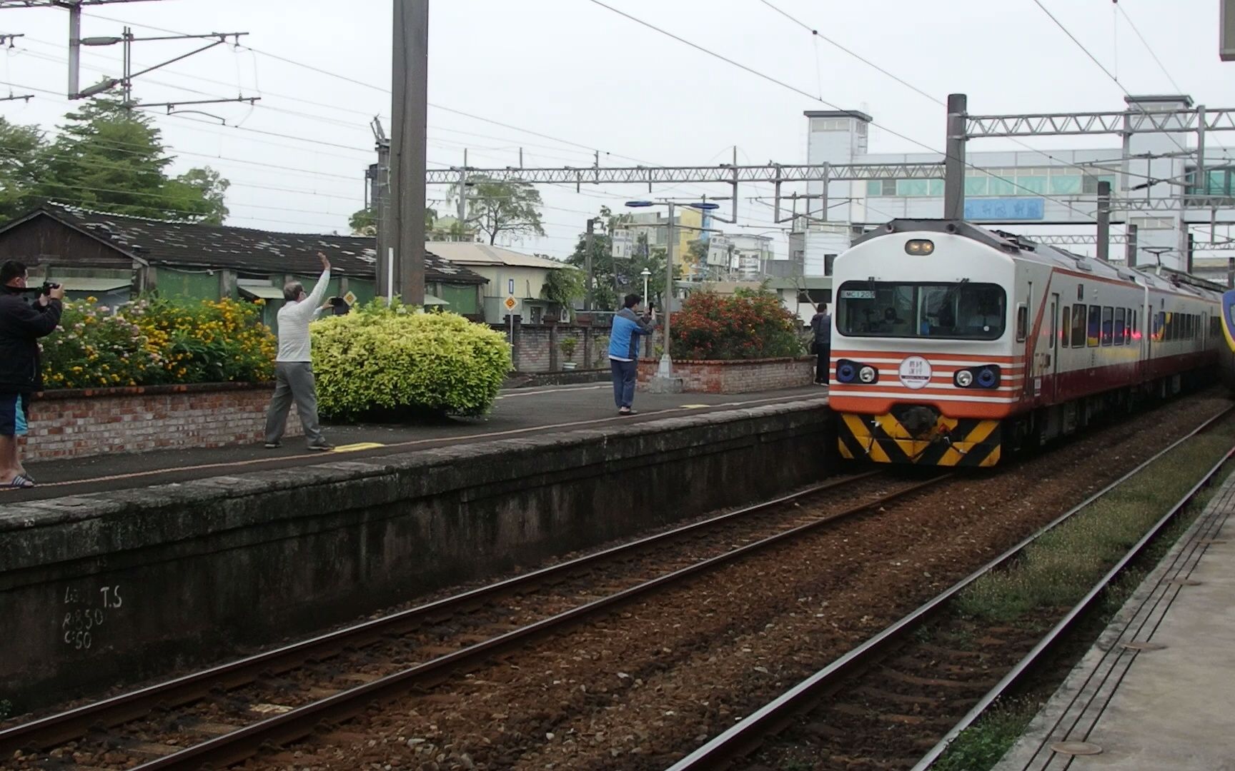 台铁emu1200型最終日運轉