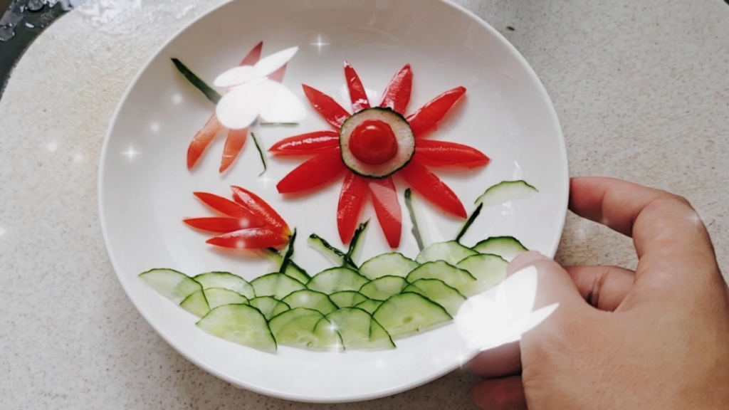 圣女果皱菊摆盘制作完成,你学会了吗?_哔哩哔哩_bilibili