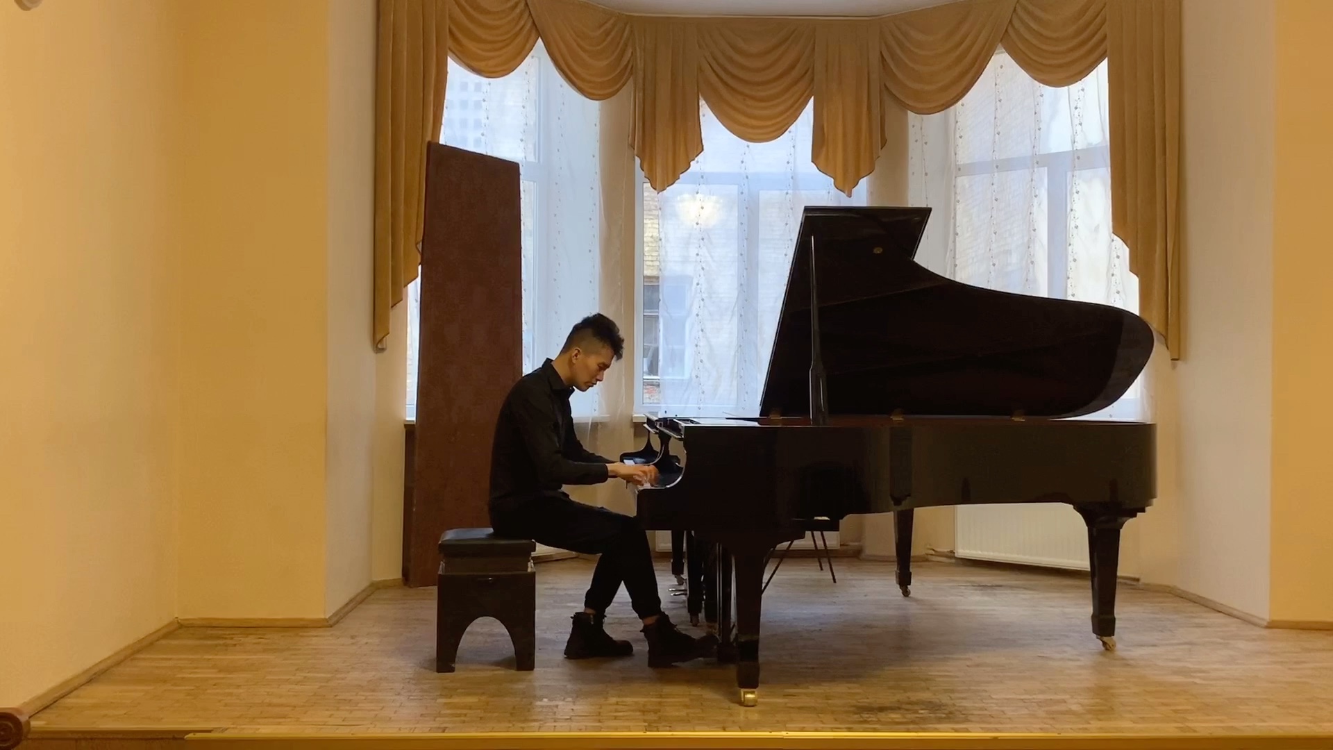 [图]Piano Sonata No.34 XVI：33 in D Major 海顿D大调奏鸣曲