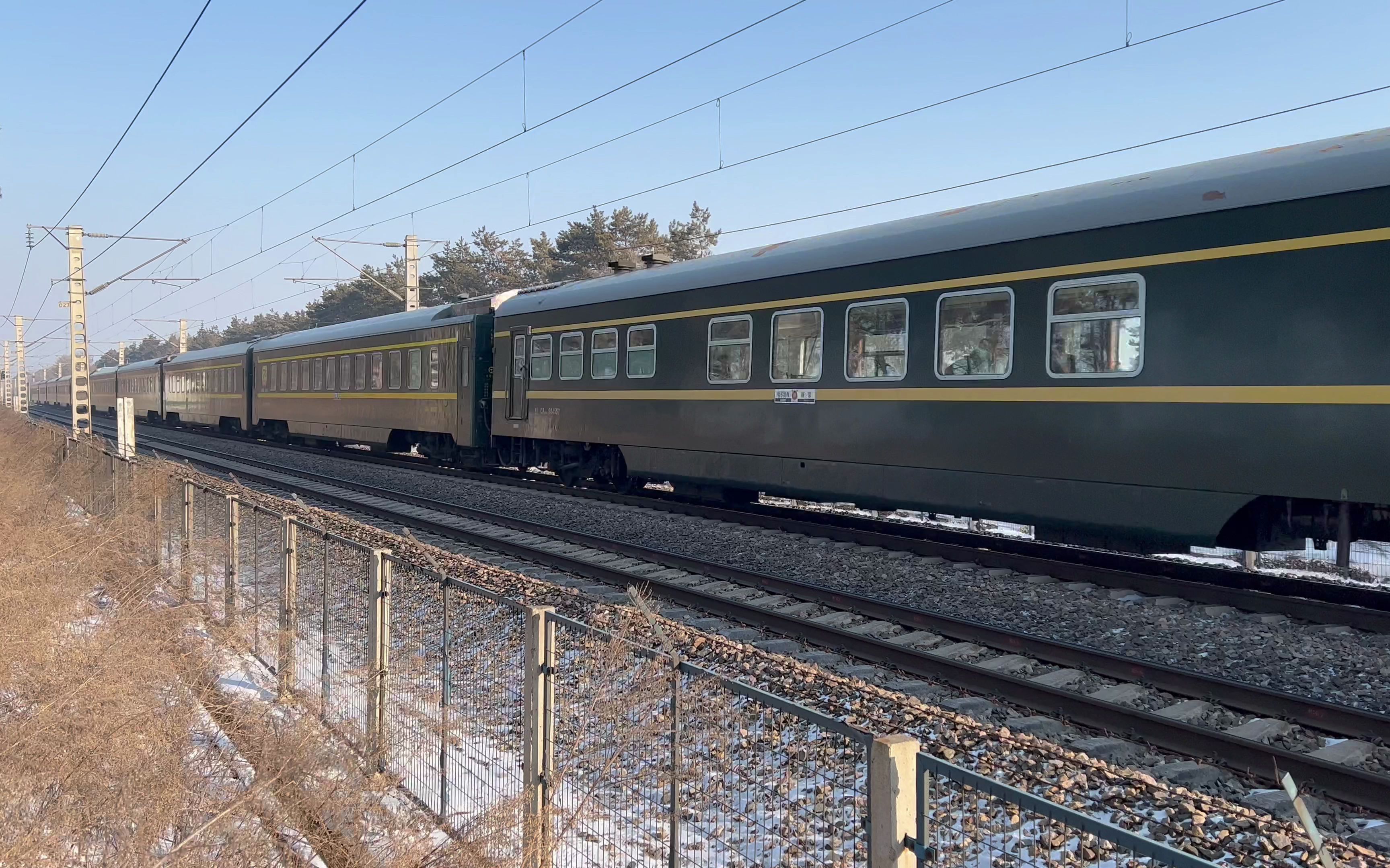 京哈铁路z368次列车通过五家站
