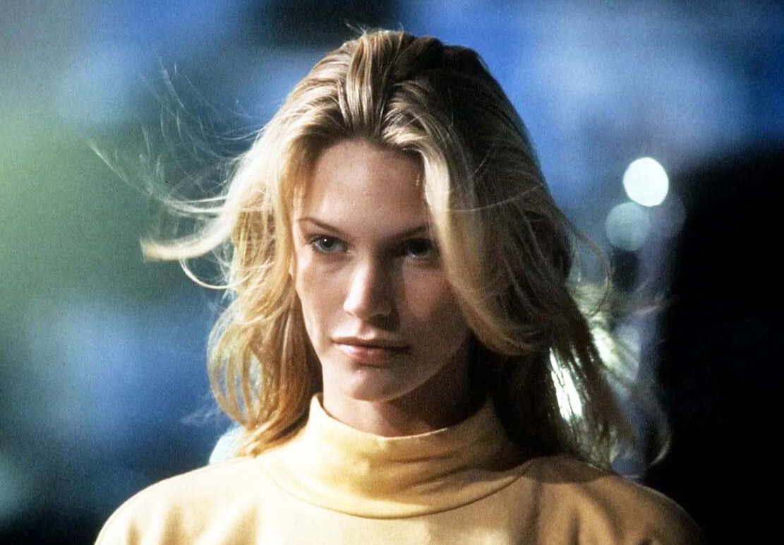 [图]为艺术献身的女星——娜塔莎·亨斯屈奇 Natasha Henstridge