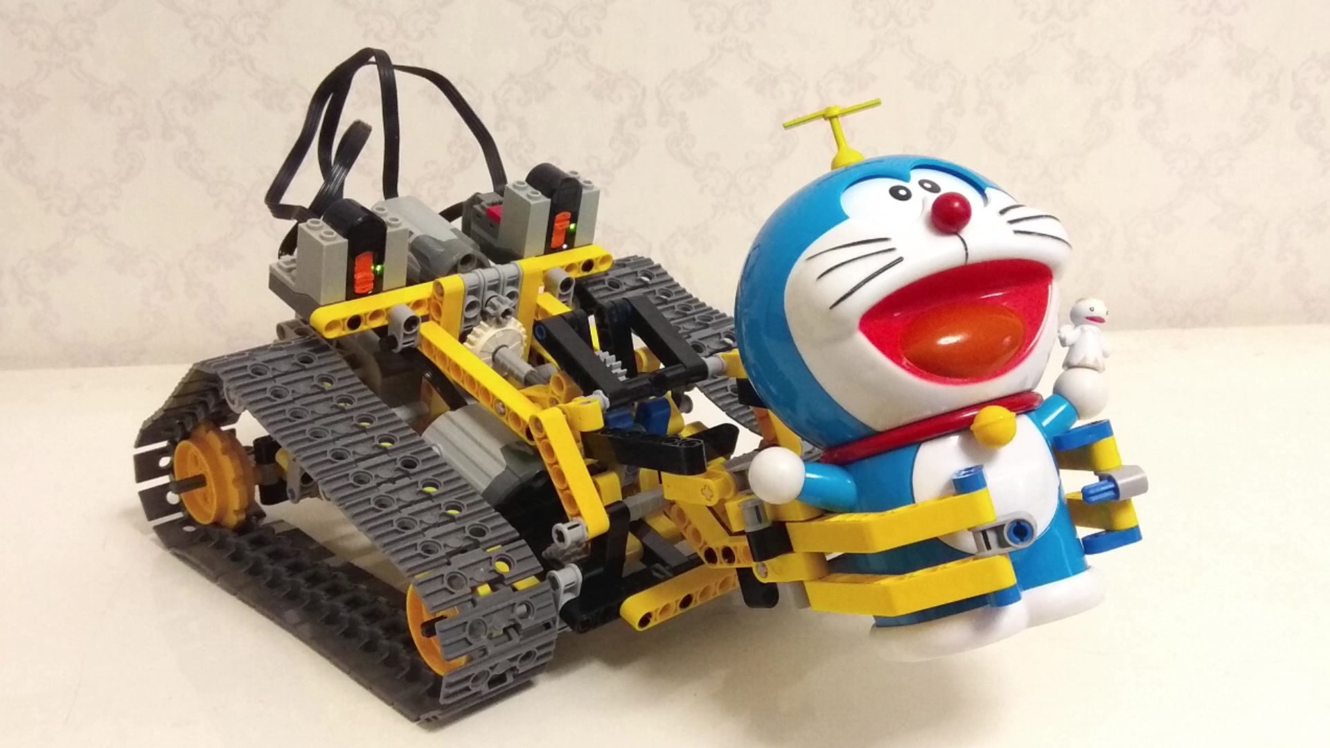 亮仔分享_乐高8275b履带机械手把玩分享_哔哩哔哩 (゜-゜)つロ 干杯