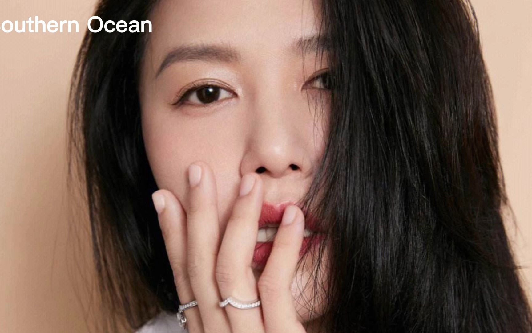 谭维维演唱《深爱的》