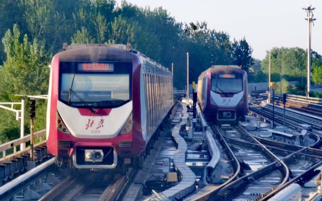 北京地铁15号线列车图片