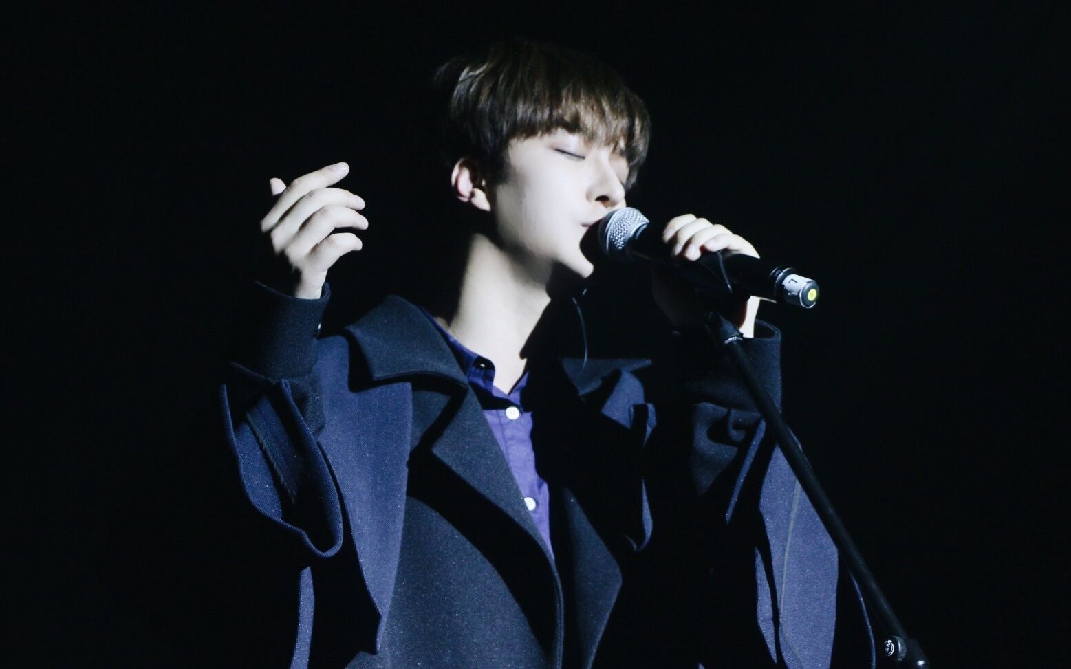 【swin左其铂】new world见面会上海场solo 我好想你>_哔哩哔哩 (゜