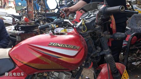 摩托车油箱进水不好清理怎么办 只要一节铁丝在家里就可以修理 哔哩哔哩 つロ干杯 Bilibili