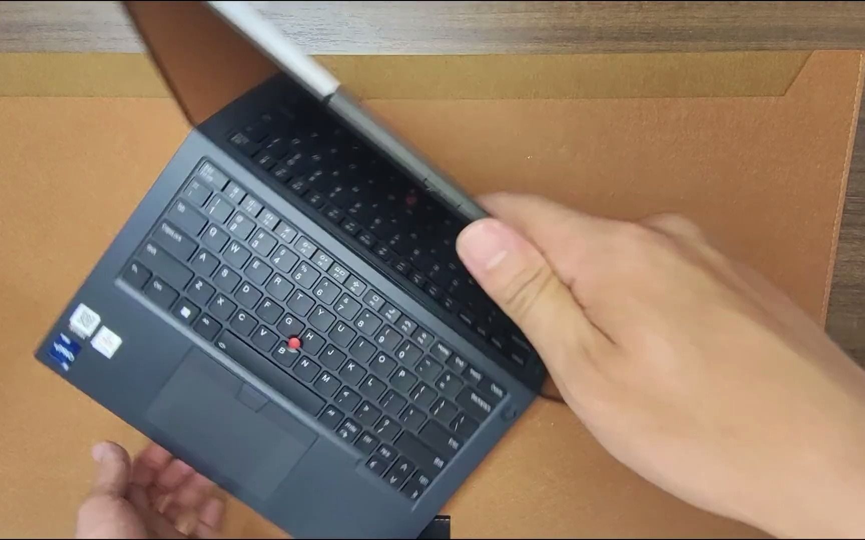 创世明威ThinkPad neo14开箱 ThinkPadneo14 开箱vlog哔哩哔哩bilibili