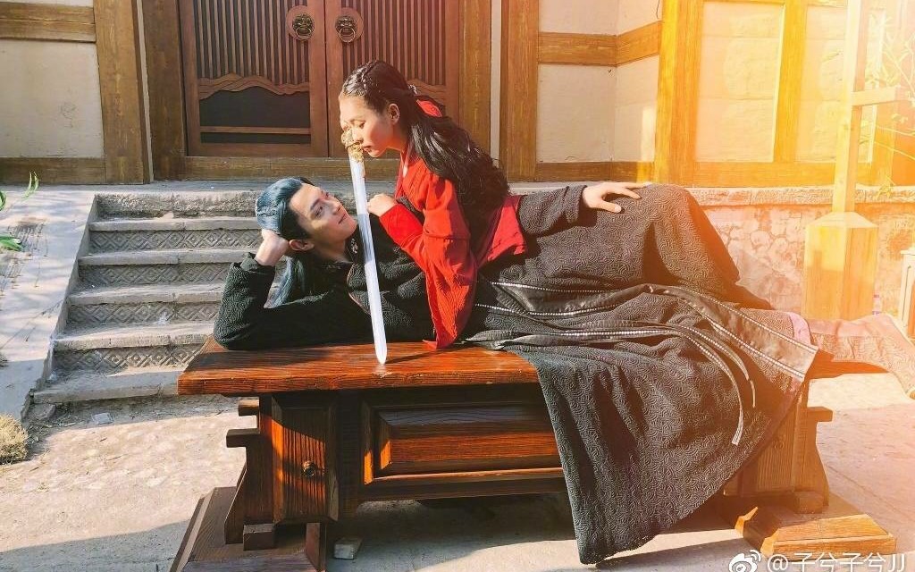 【花絮】《招摇》摇澜夫妇一夜荒唐竟亲掉嘴皮!