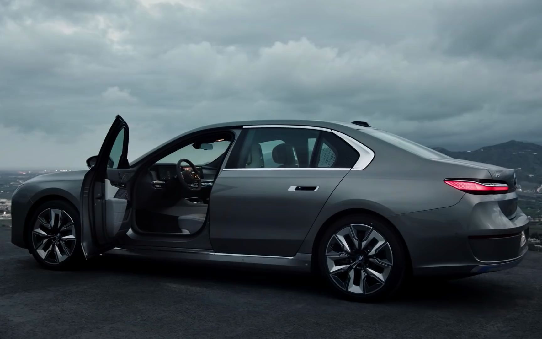 a detailed look at the first-ever bmw i7 _ bmw usa