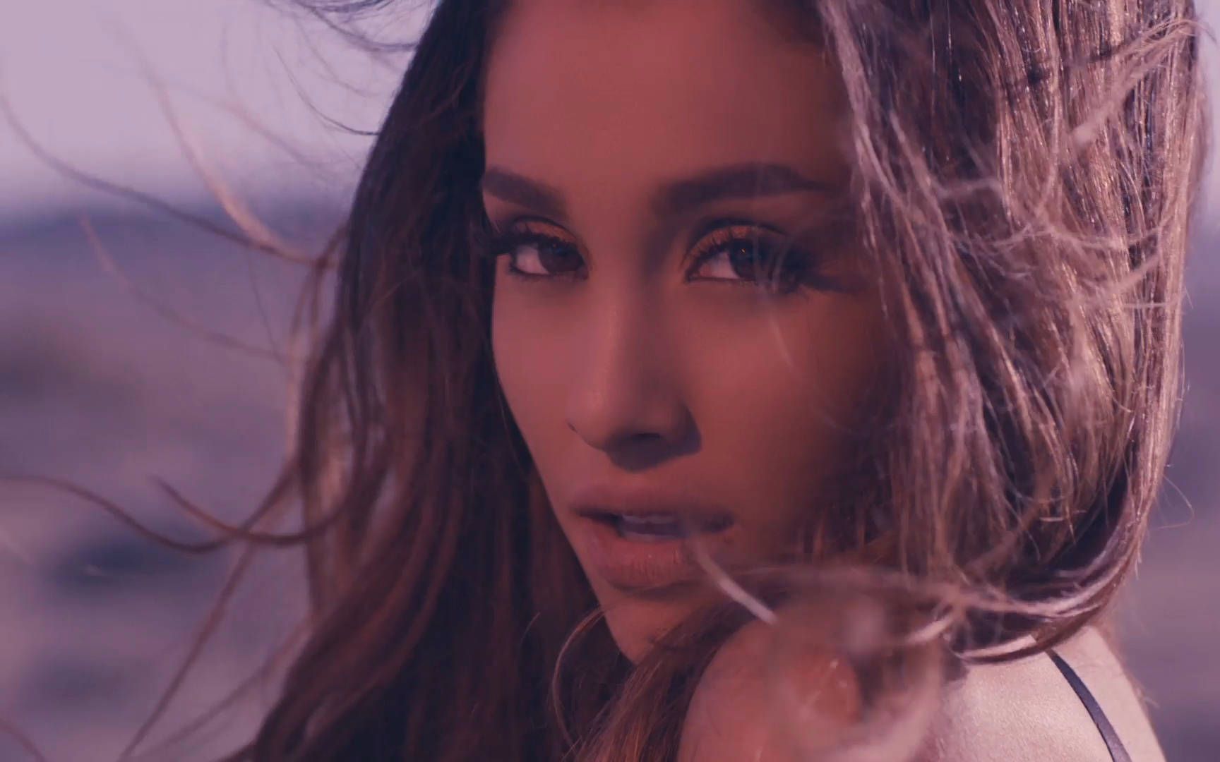 arianagrandea妹反赌小诗