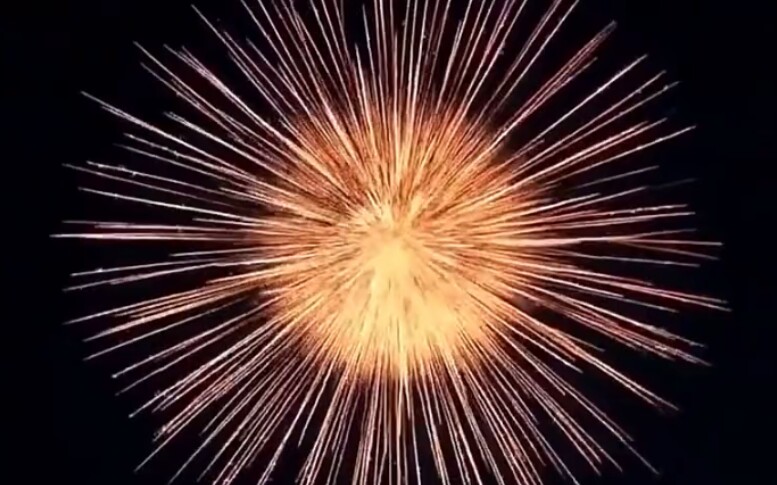 烟花导弹算什么,真男人就放烟花原子弹(狗头)