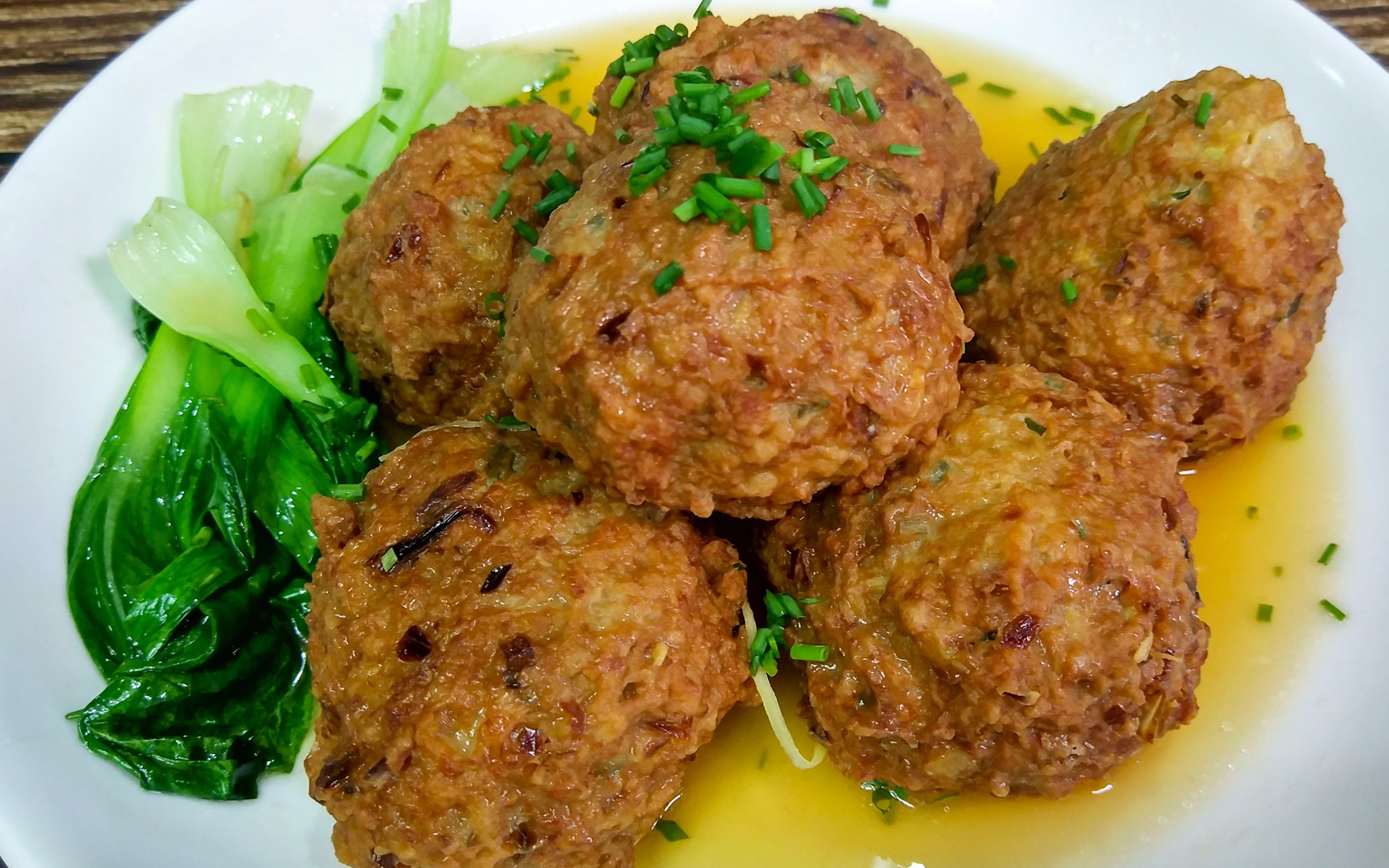 狮子头怎么做才好吃,刘嫂告诉你配方和诀窍,学会宴客露一手!