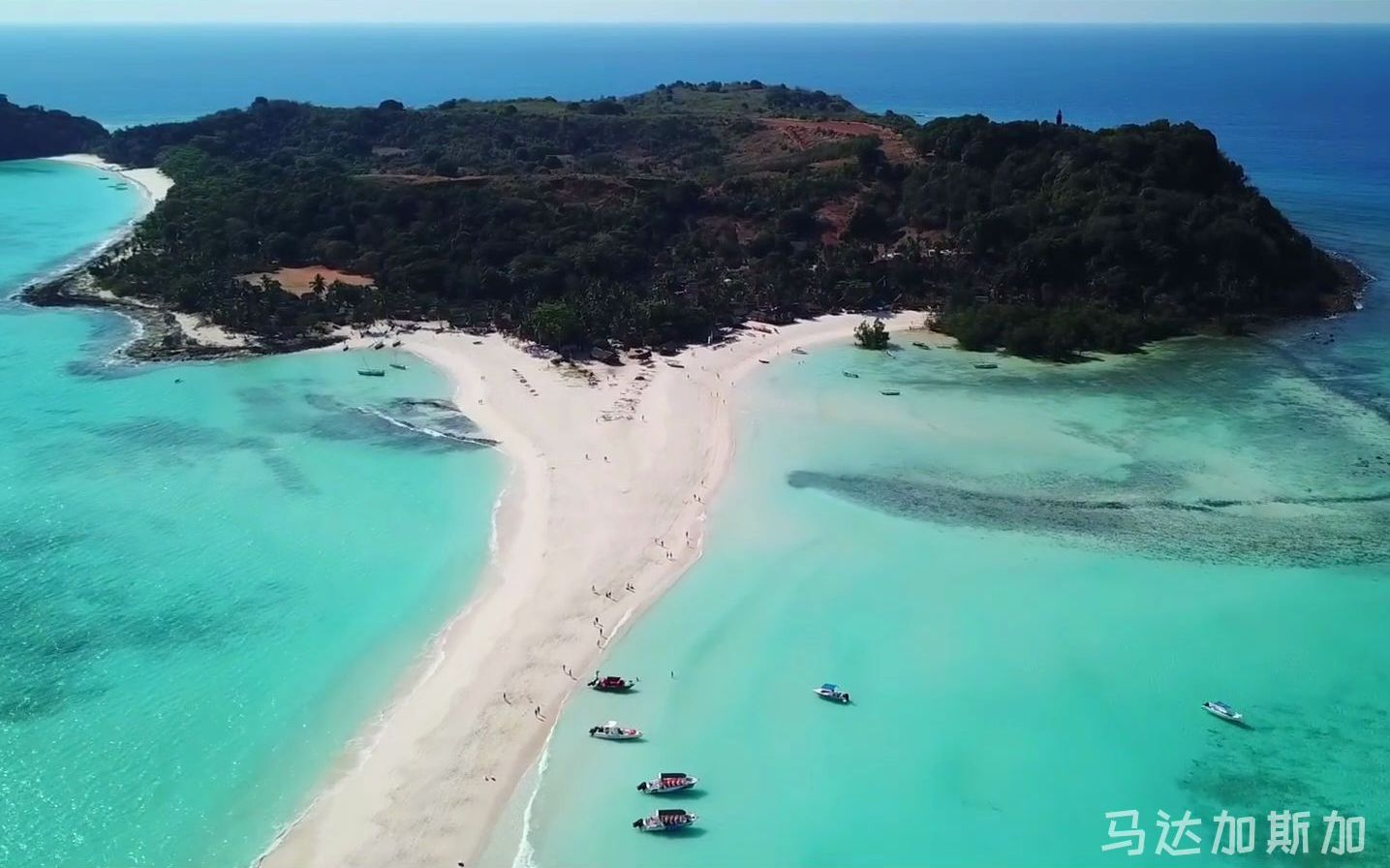 [图]诺西贝岛 马达加斯加最美海滩 水清沙白天蓝海阔，海水浴的理想场所