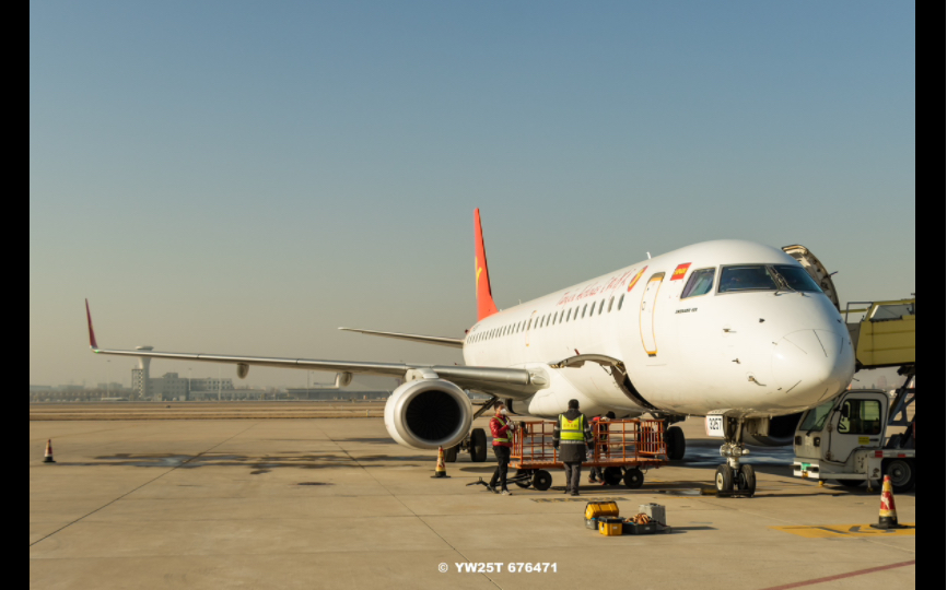 天津航空gs7821(tsn天津滨海——dlc大连周水子) e195lr b