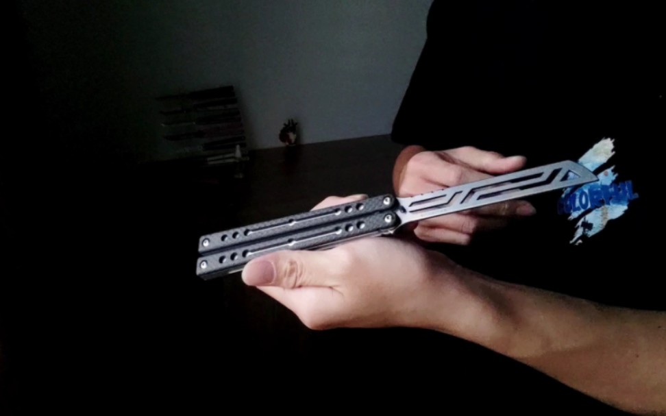 [图][Balisong]优雅的蝴蝶刀双手花式招 如何把蝴蝶刀玩出花切的感觉