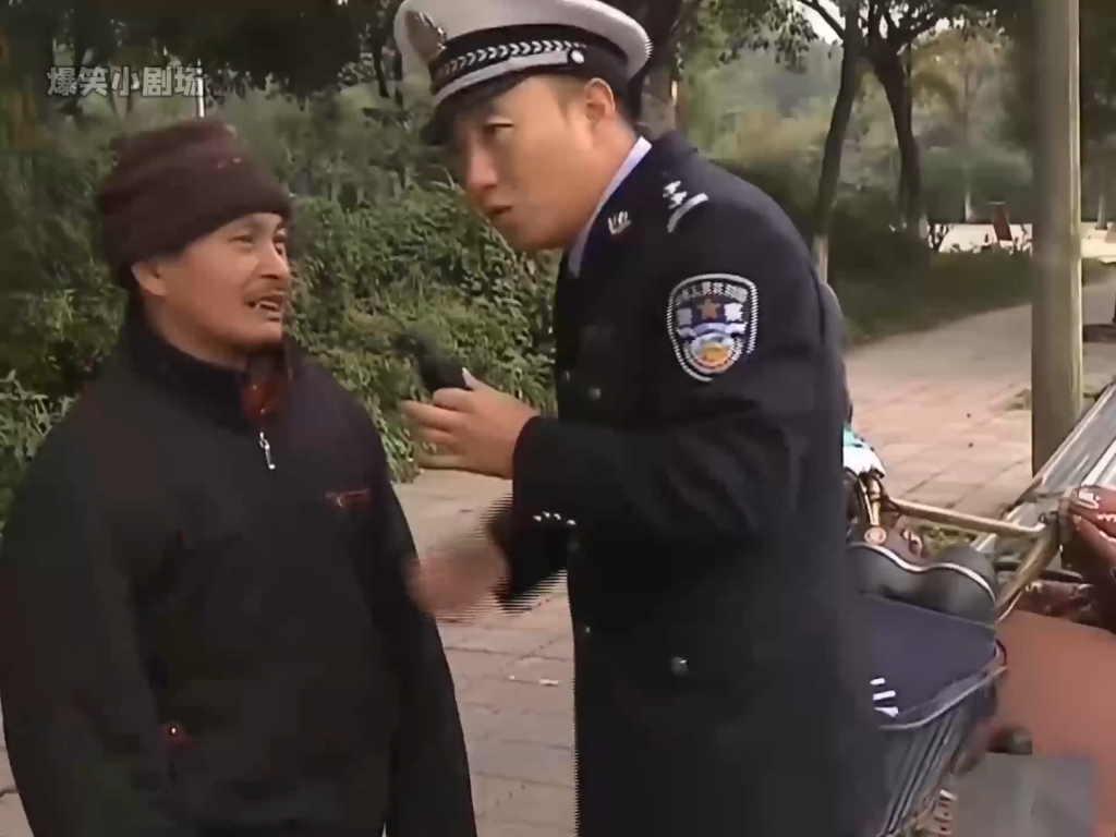 华语综艺Top:二仙桥叔侄联袂出演,谭警官深入采访人生规划师~#谭谈交通 #搞笑 #综艺哔哩哔哩bilibili