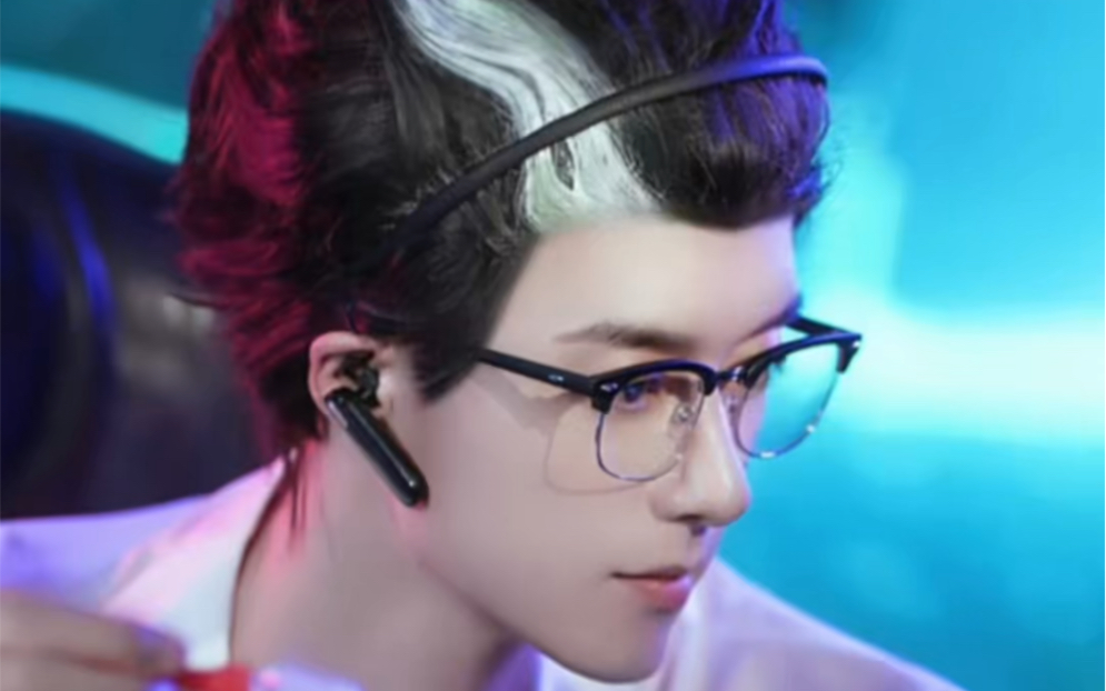 周子瑜cos天才威真人版 真是帅爆了