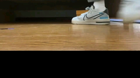 【挠白袜男孩脚】视频已打包,欢迎围观!