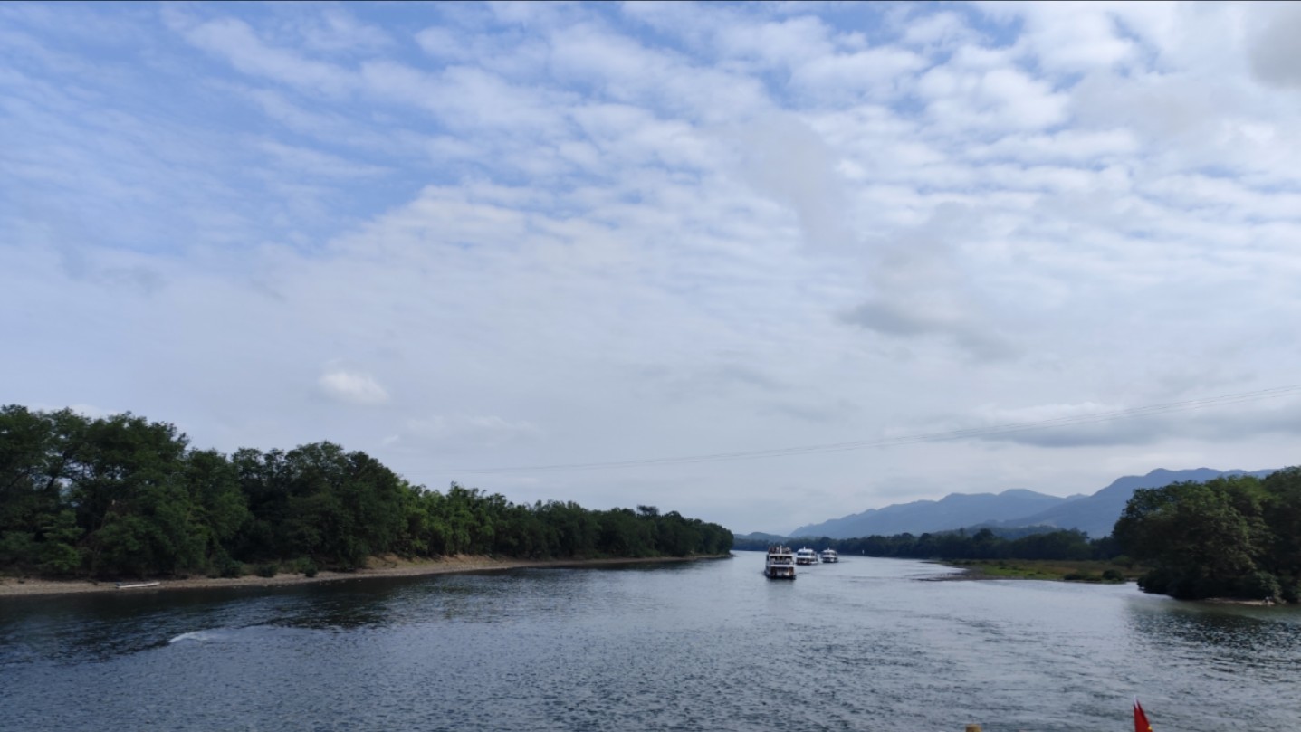 乘船四个小时百里画廊游漓江~桂林旅游哔哩哔哩bilibili