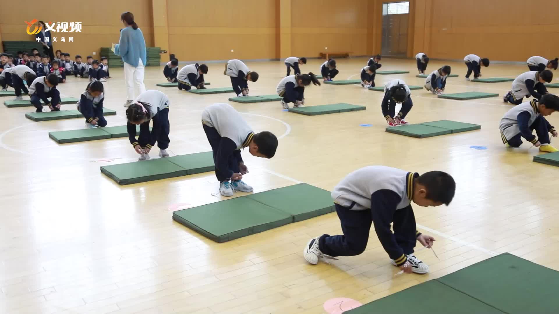 [图]自己的事情自己做 义乌一小学培养学生勇当“自理小能手”