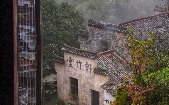 [图]喜欢下雨的日子，感受平凡日子里的温暖舒适！一本书，一杯茶，最惬意的时光……