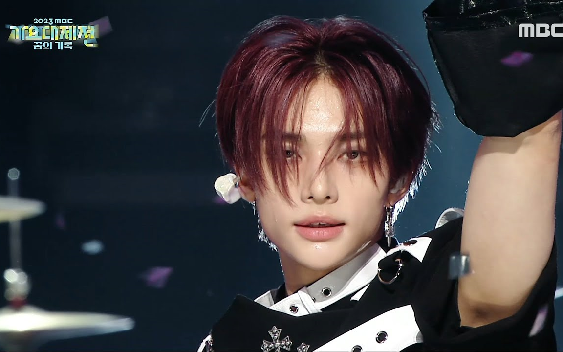 tiger jk助力 straykids topline lalalala(摇滚版)舞台!