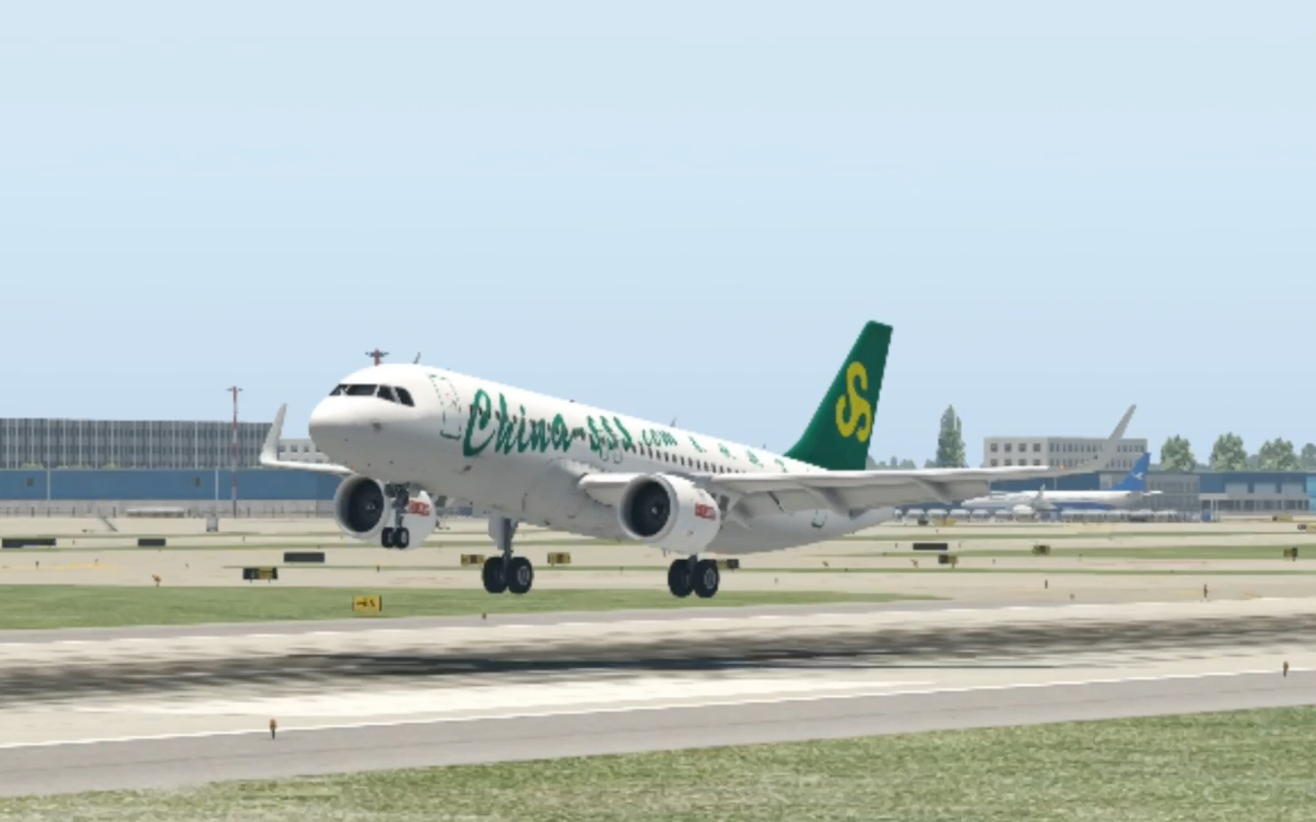 春秋航空a320neo降落上海浦东机场