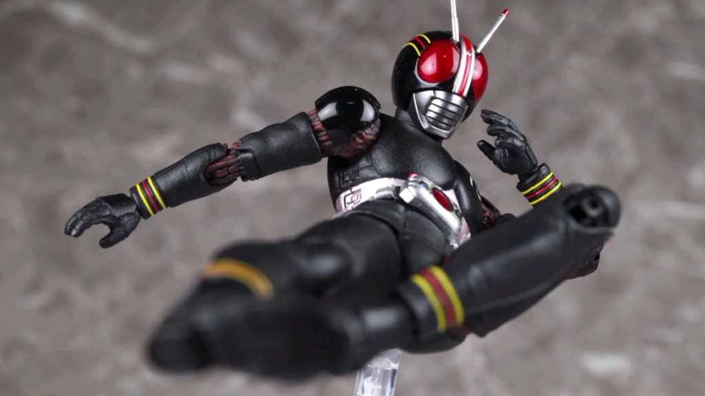 日站测评 shf 真骨雕 假面骑士black _哔哩哔哩 (゜-゜)つロ 干杯