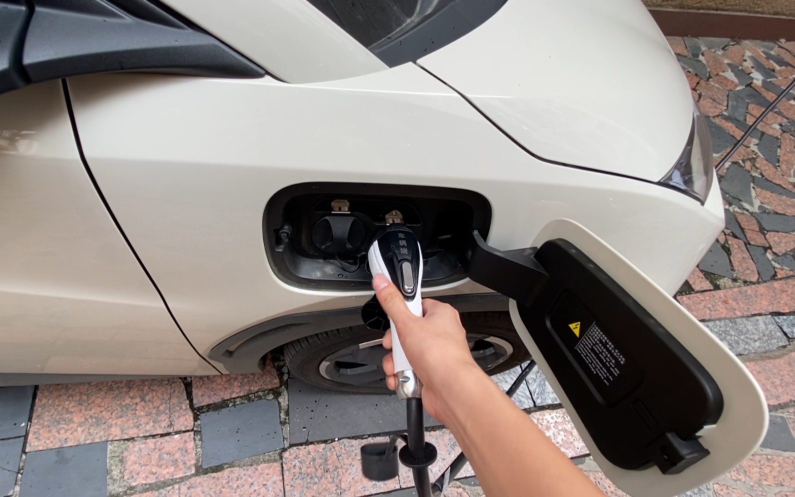 比亚迪海鸥充电日常