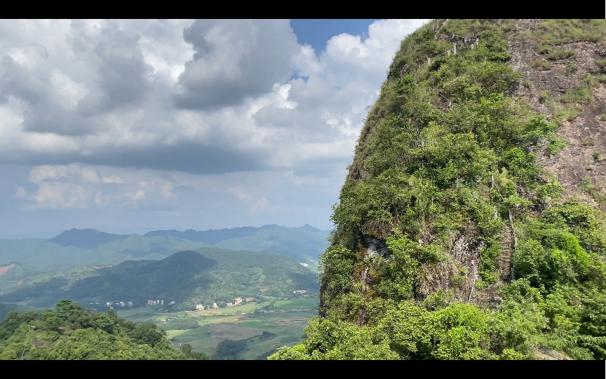 德庆华表石登山路图片