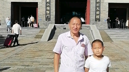 蔡诗华携蔡书坤蔡书焱焱到北京密云区古北水镇秋游.(杨玉英摄)哔哩哔哩bilibili