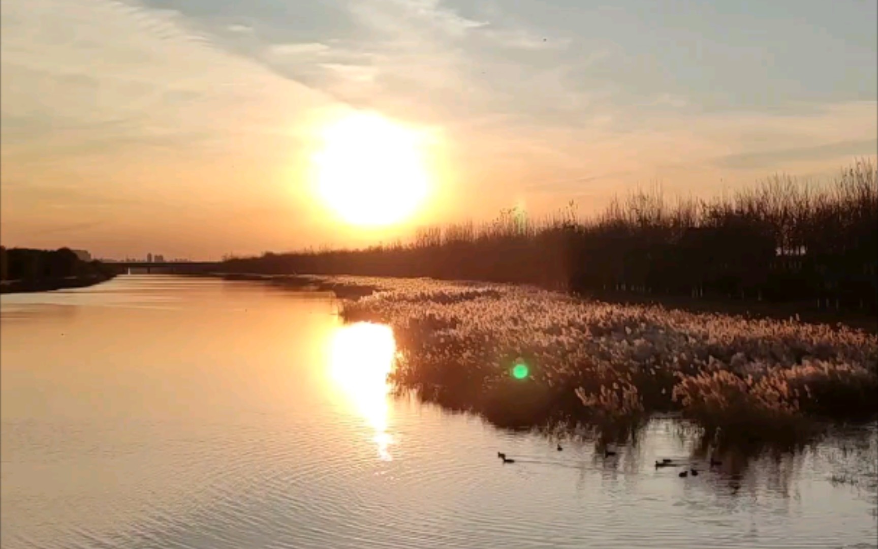 红米k30s至尊纪念版视频拍摄河边落日
