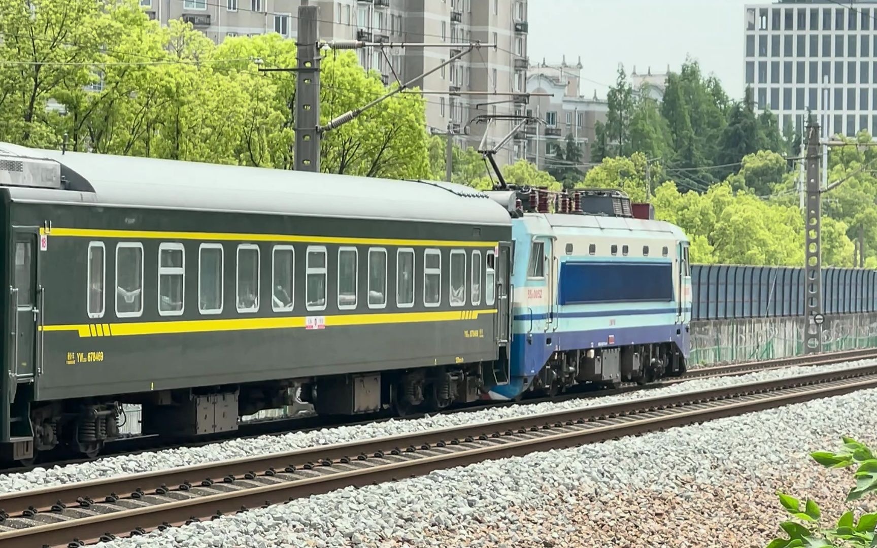 中国铁路--- 韶山8,韶山9型电力机车视频集锦 ~五一拍车