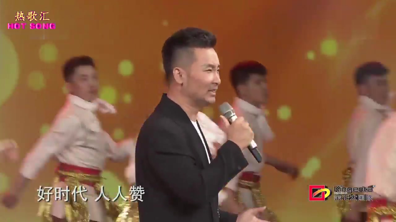 [图]2019中国农民丰收节晚会，《撸起袖子加油干》 演唱：刘和刚