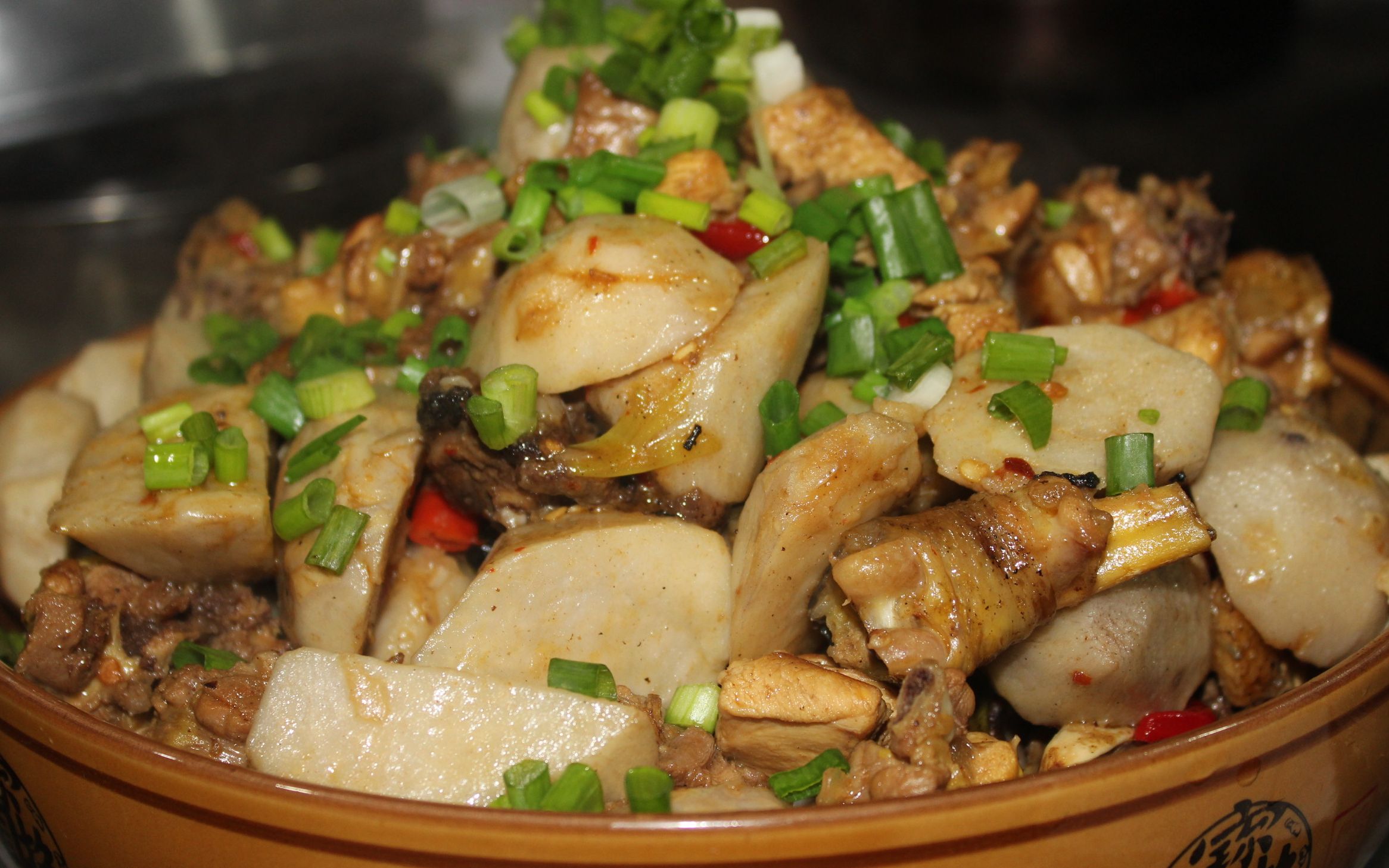 四川方言解说美食之芋儿鸡做法,我看笑了,也把我看饿了