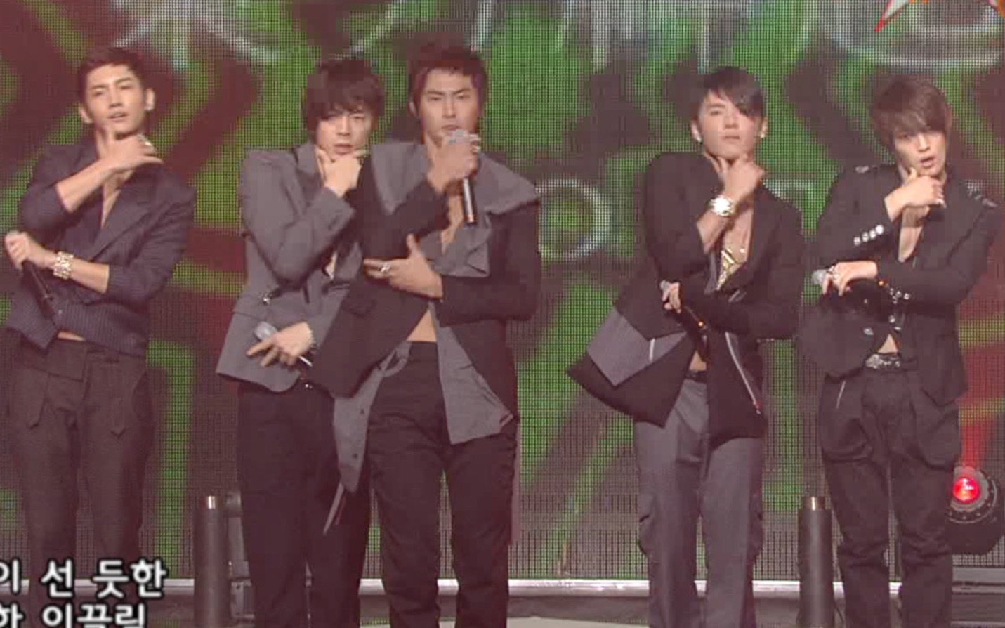 [图]【Live】东方神起 四辑ComeBack「Love in the ice+咒文MIROTIC」081003