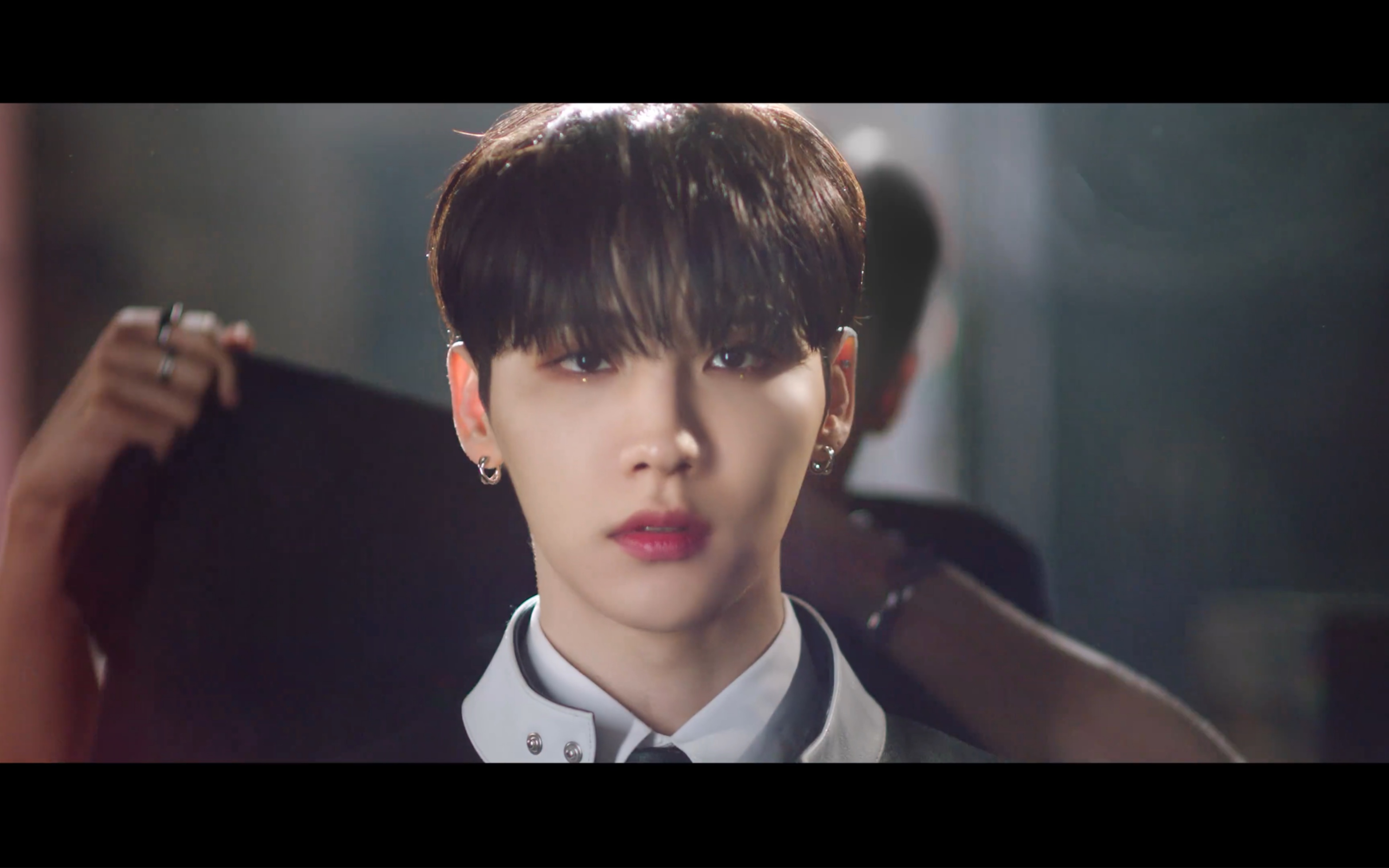 【ab6ix】迷你五辑主打歌曲"savior" mv及舞台合集