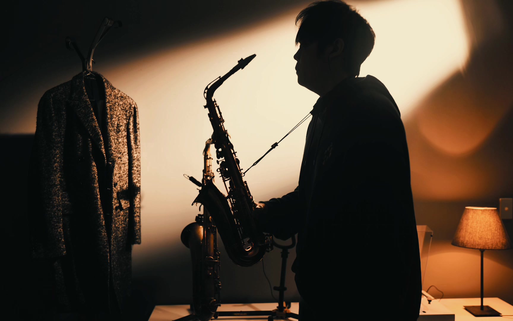 萨克斯一响!秒回2018!吃鸡神曲98k《handclap》