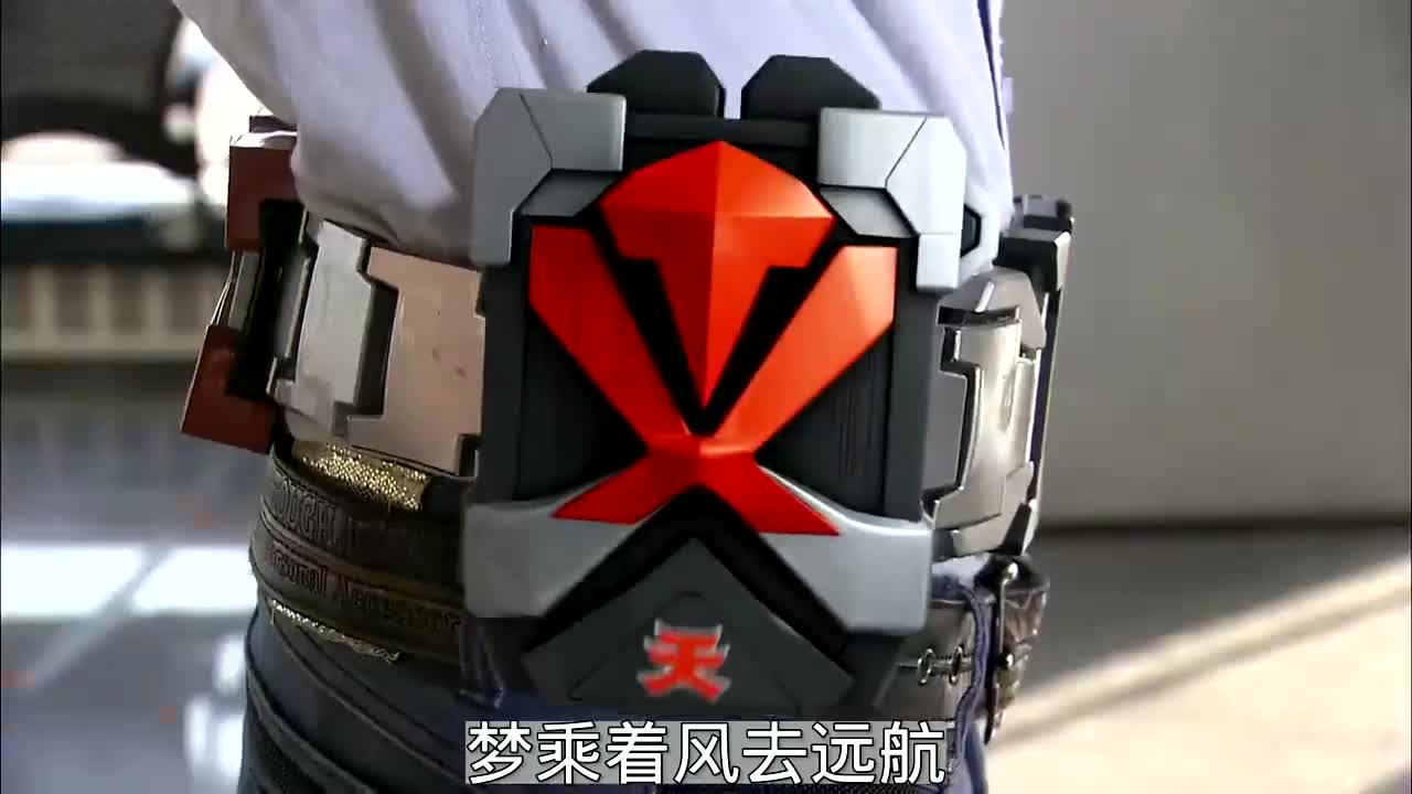 刑天铠甲部分超燃战斗剪辑，这首《穿越曙光》是多少人的童年回忆呢？