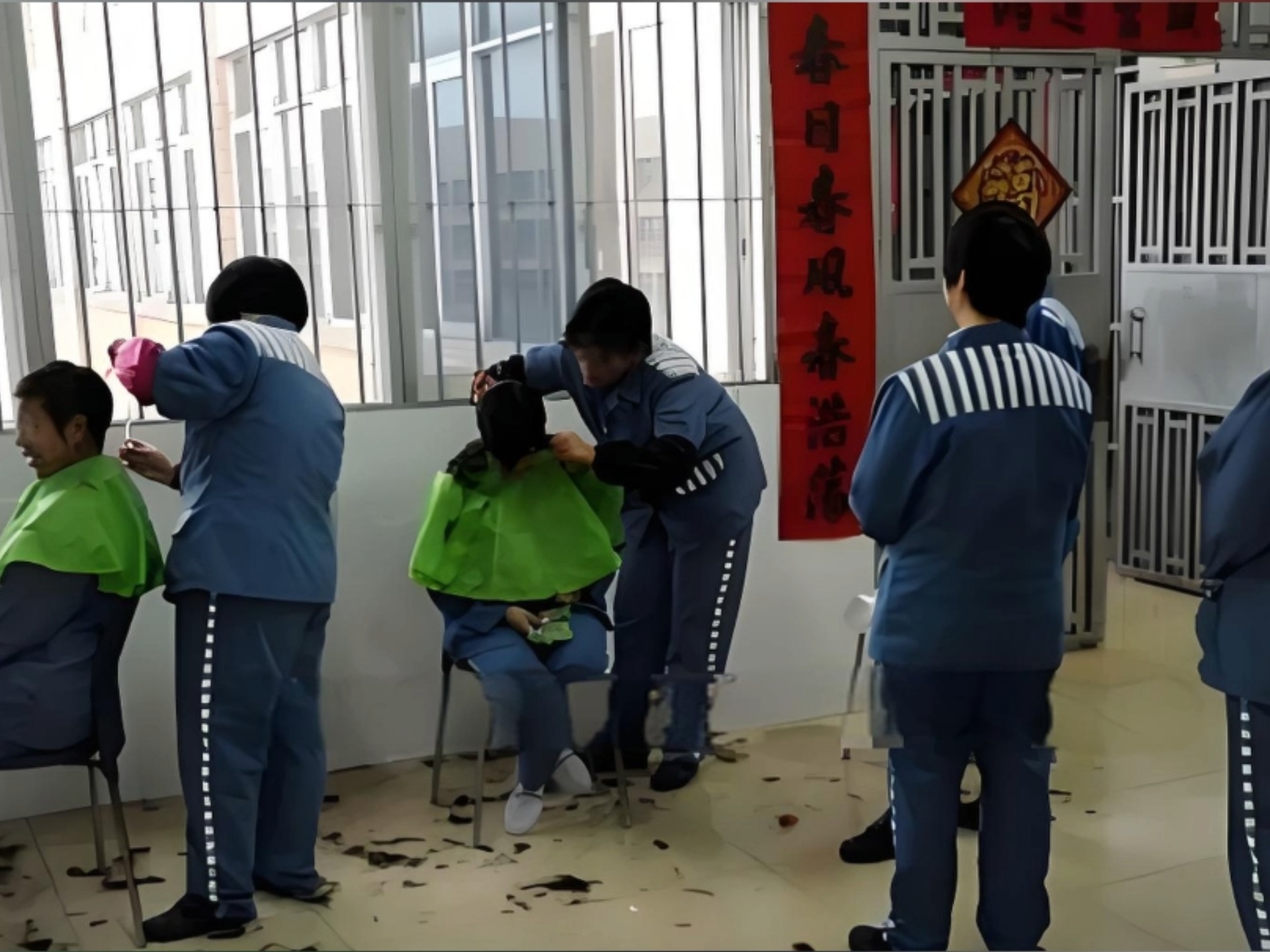 在押人员怎么理发?