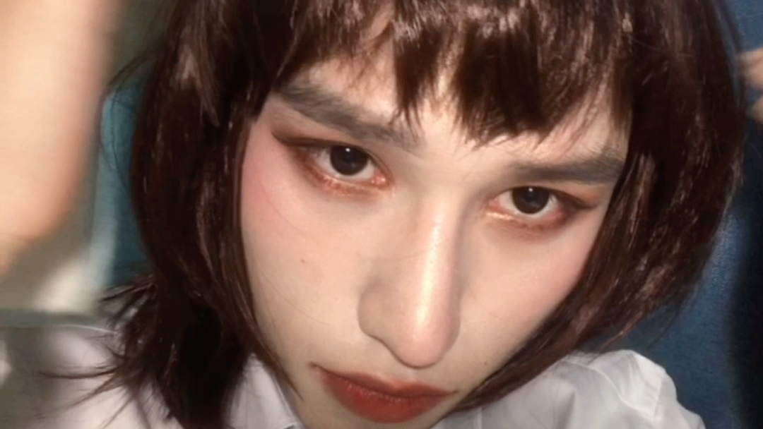 男生第一次尝试化女妆,化完后把自己美到了!_哔哩哔哩_bilibili