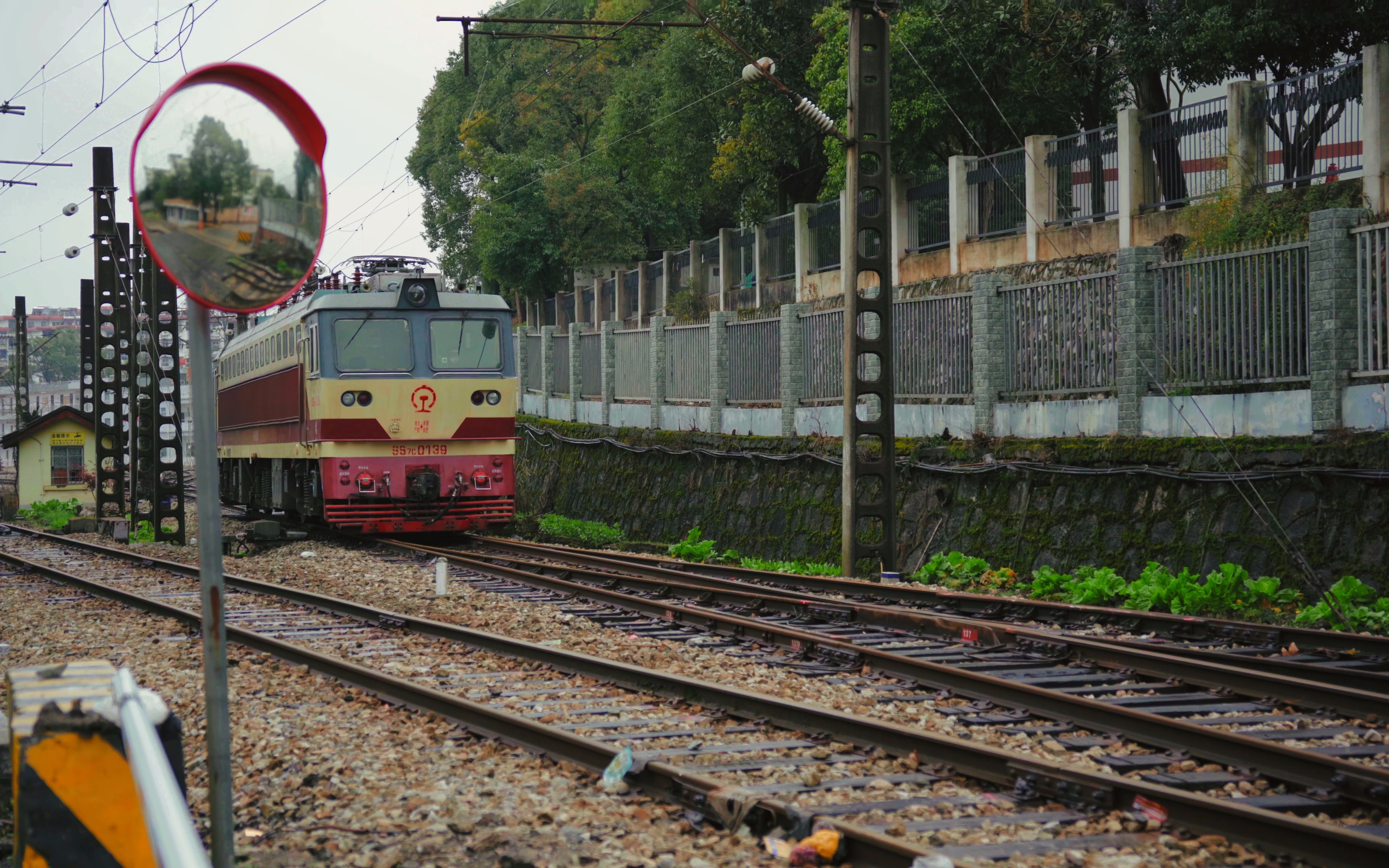 火车拖来的城市|鹤城往事