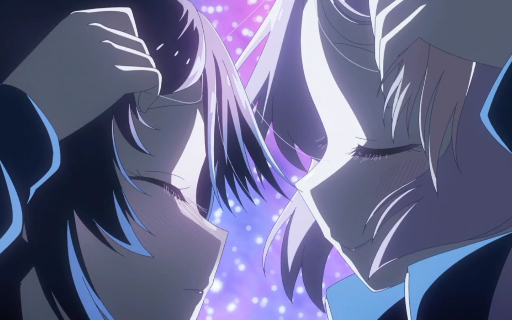 星灵感应:小星星和粉毛女同学在小树林里被同学发现了!