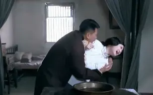 Tải video: 混混欺负漂亮妻子，没想丈夫拿着杀猪刀恰好回来，刚好用