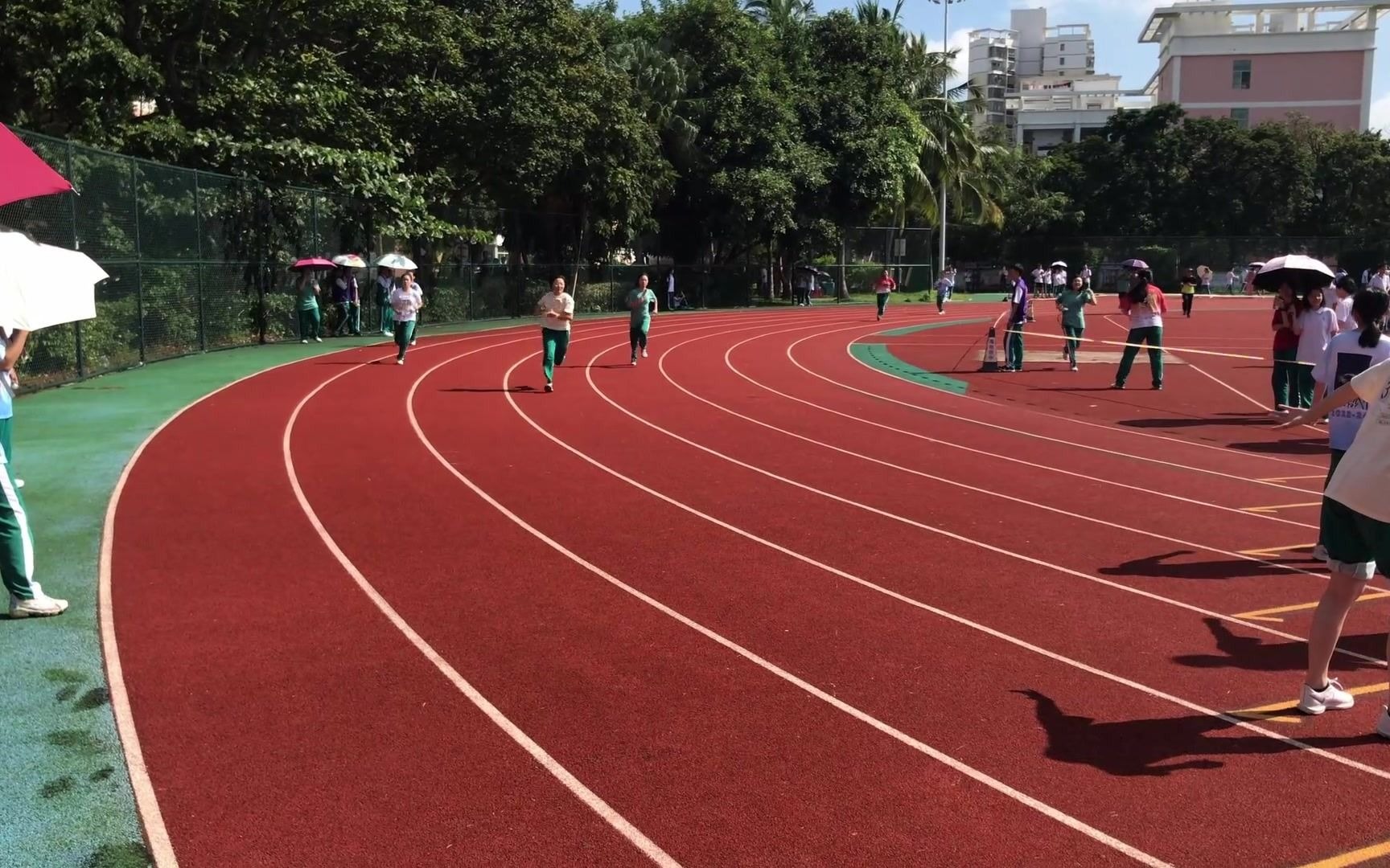 海南華僑中學第五十二屆田徑運動會 高三(3)班 女子4x100m接力_嗶哩