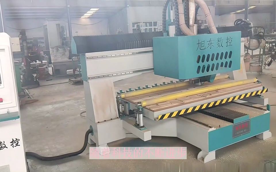 纵横裁板锯厂 大型往复锯节省人工 (1)