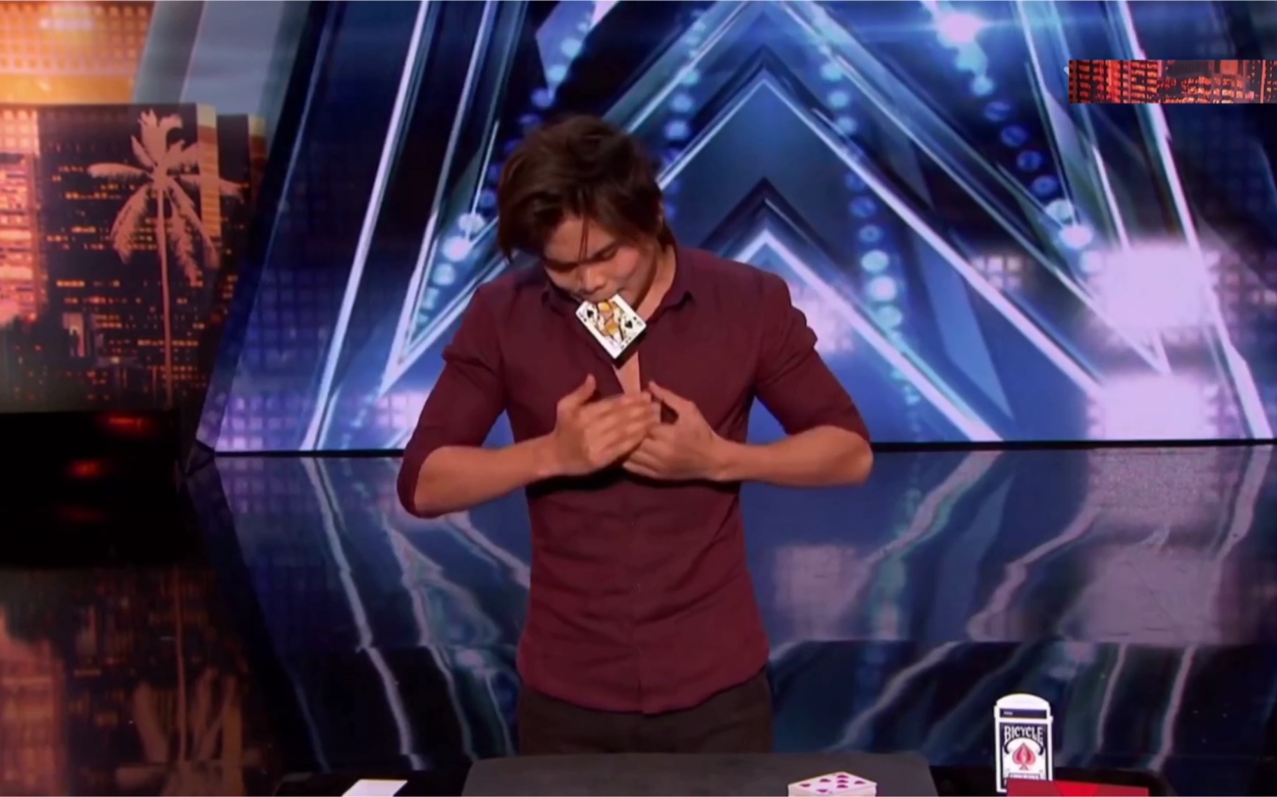 魔术揭秘:看华裔魔术师申林如何在美国达人秀上震撼全场!